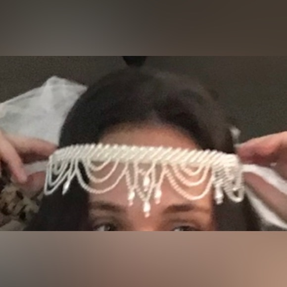 Elegant custom bridal veil 40” length pearl tiara headband flower bustle formal - Picture 11 of 12